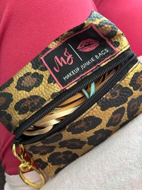 Leopard makeup junkie micro bag